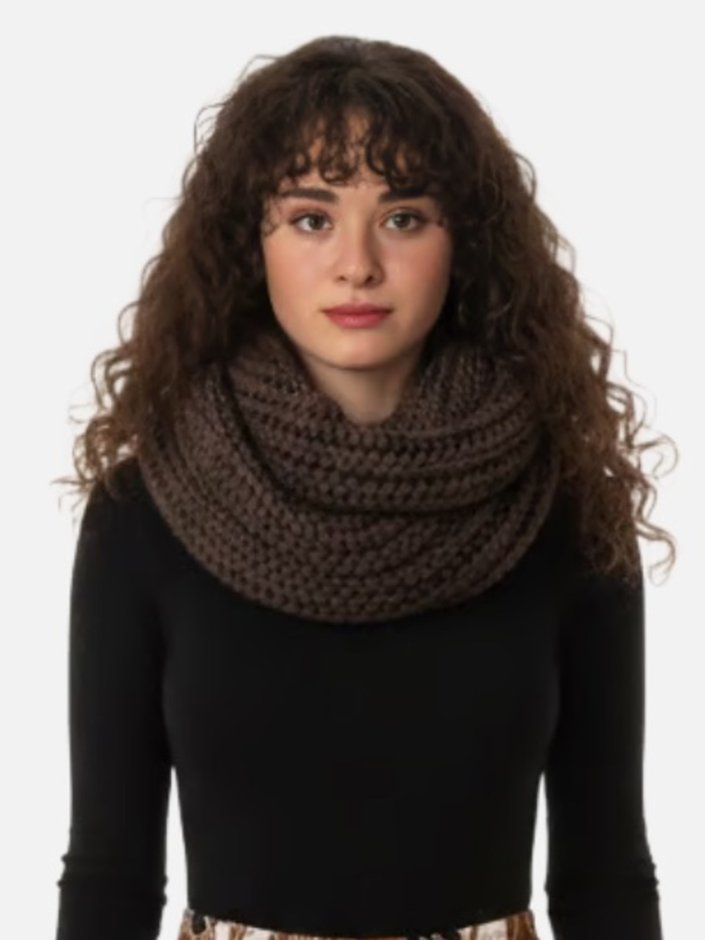 Women’s knitted grey scarf